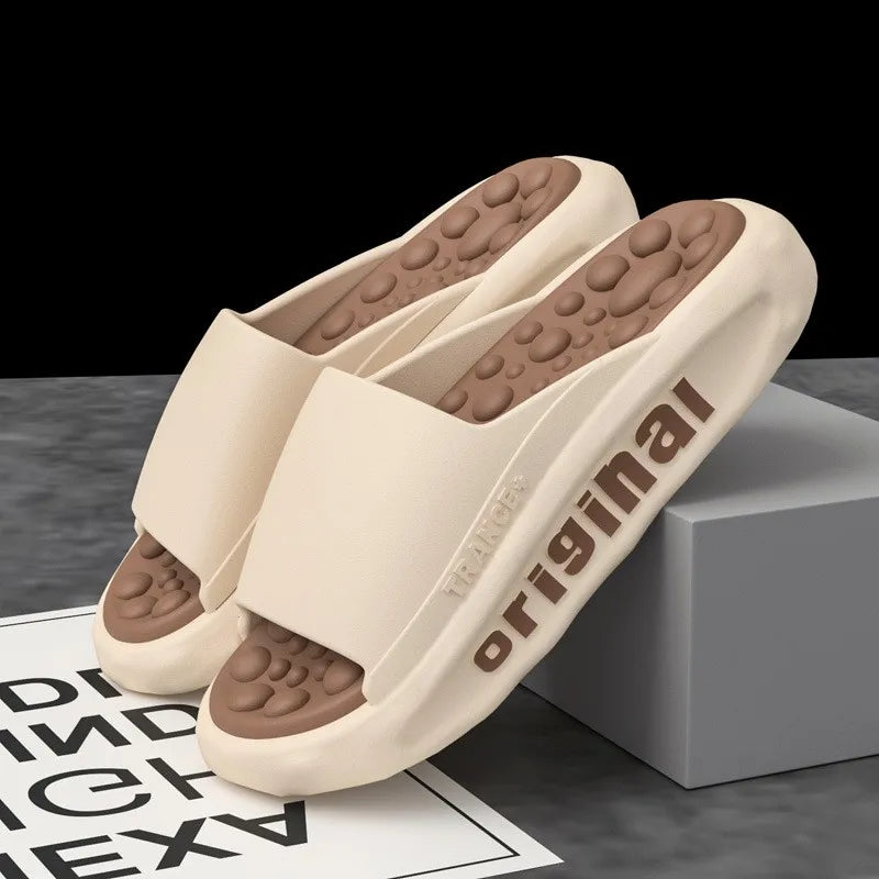 Slippers voor heren met brede band, dikke EVA-zool en voetbed met ronde noppen - crème/bruin