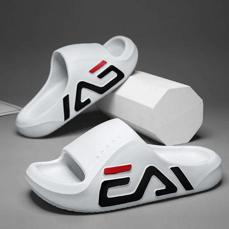 Slippers van EVA met extra dikke zool, brede band met opdruk en diep voetbed - wit