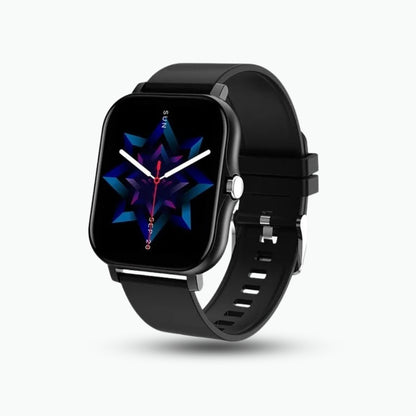 Smartwatch met groot vierkant scherm en zwarte siliconen band