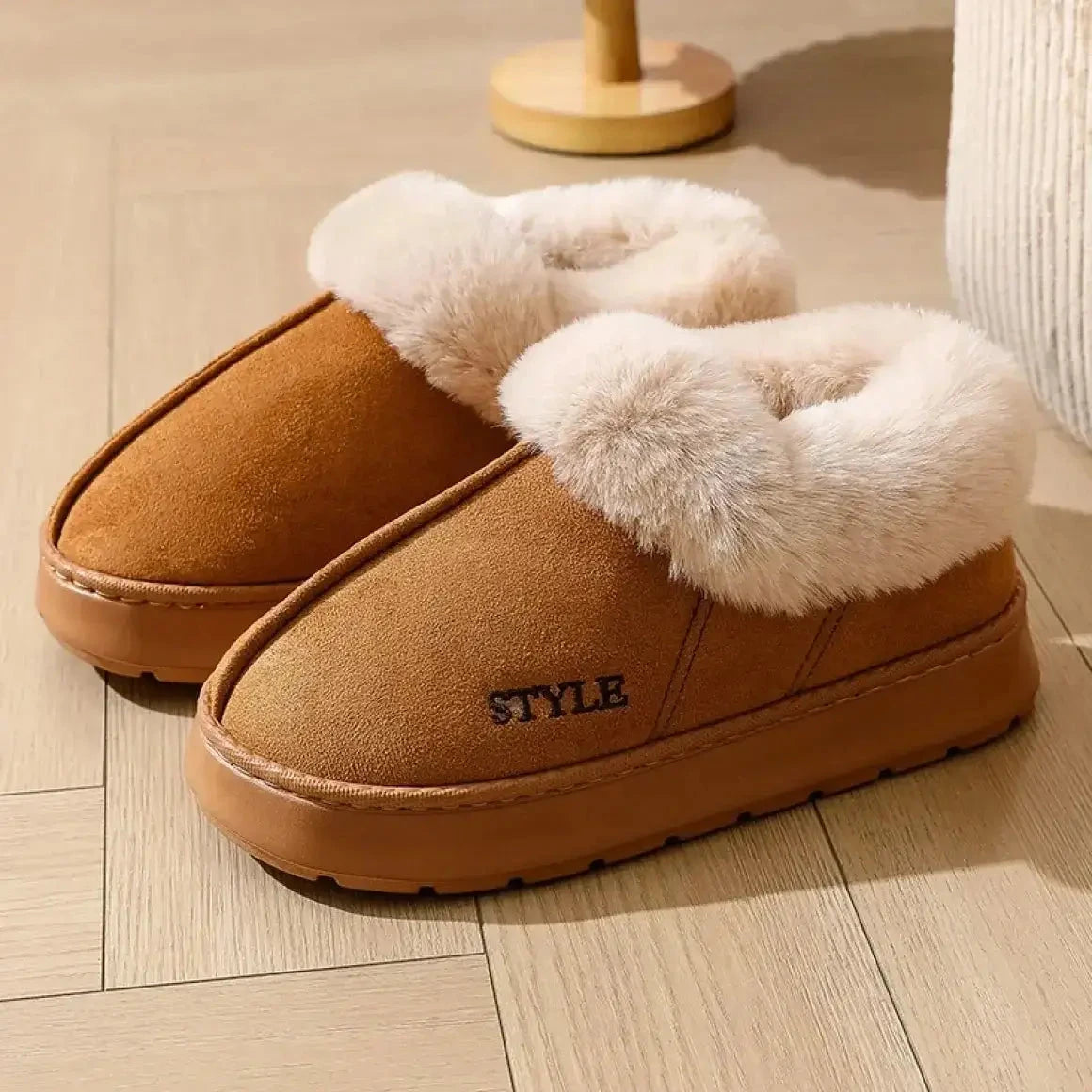 Korte snowboots in suède look met brede pluche kraag, pluche voering en dikke plateauzool - camel