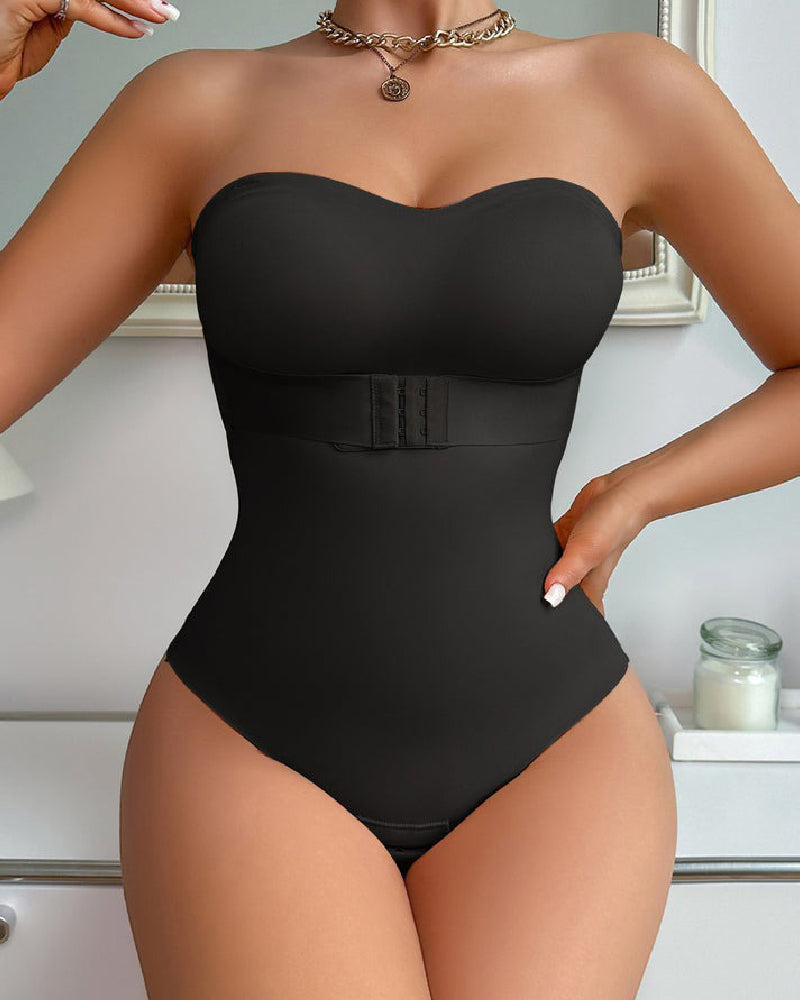 Strapless shapewear stringbody met voorgevormde cups en haakband om de taille