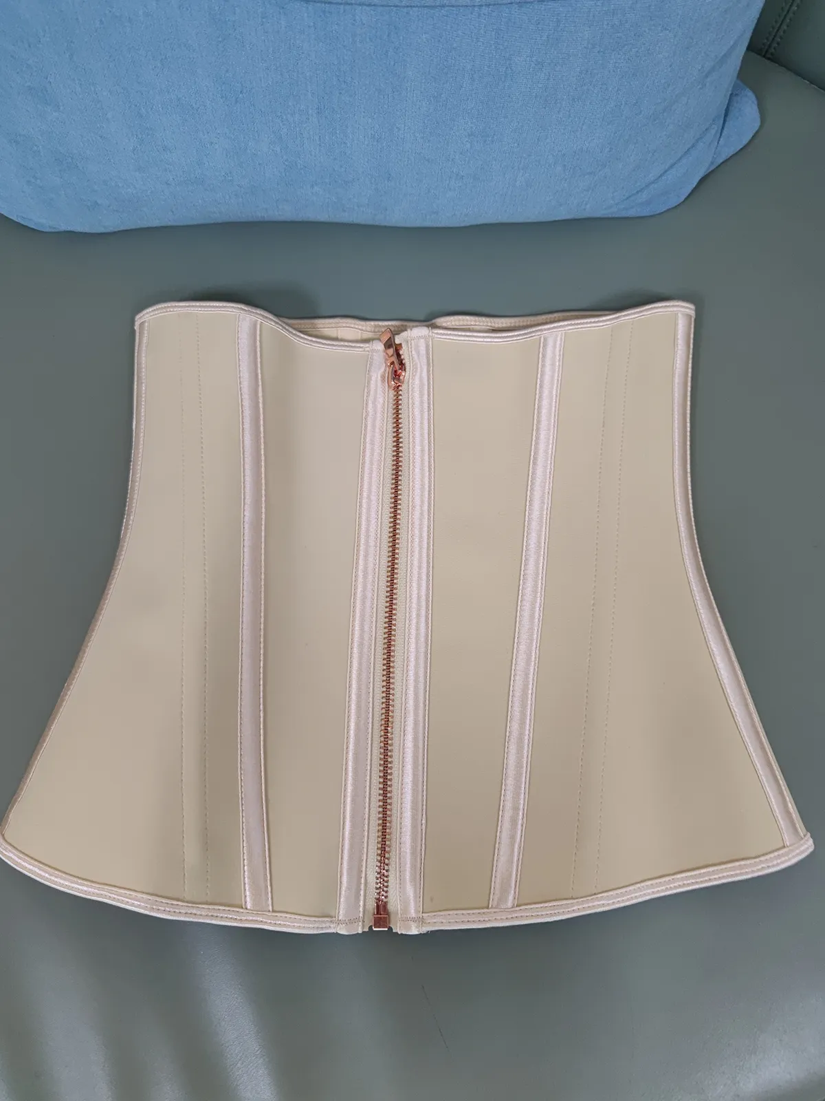 Onderborst taillekorset met baleinen, rits voor en haakjes - beige