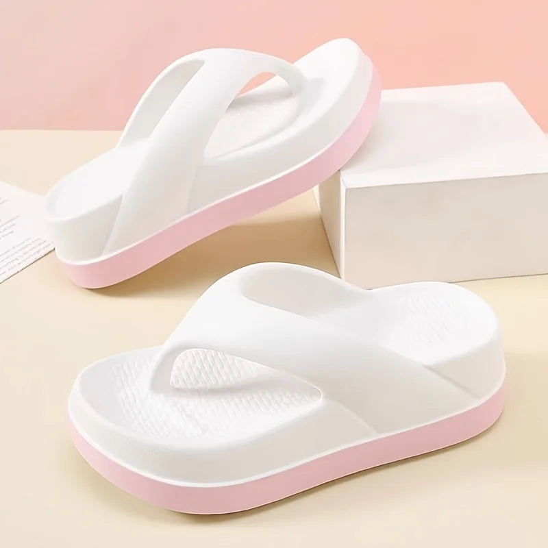 Teenslippers met brede band, voetbed met reliëf en dikke zool in contrastkleur - wit