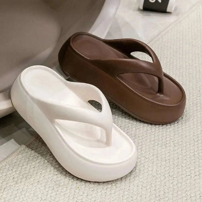 Teenslippers van EVA met hoge zool, brede bandjes en uitgehold voetbed - beeld 2