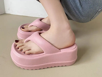 Teenslippers met hoge plateauzool en dikke teenband van EVA - beeld 2