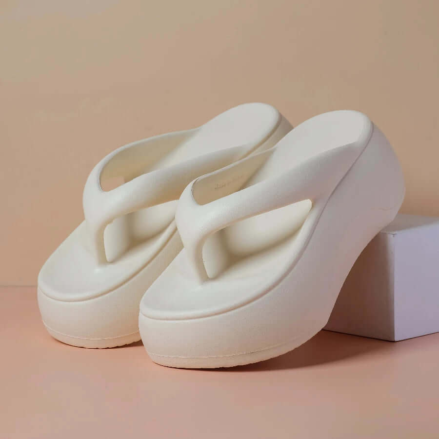 Teenslippers met plateauzool en brede teenband van EVA - beeld 3