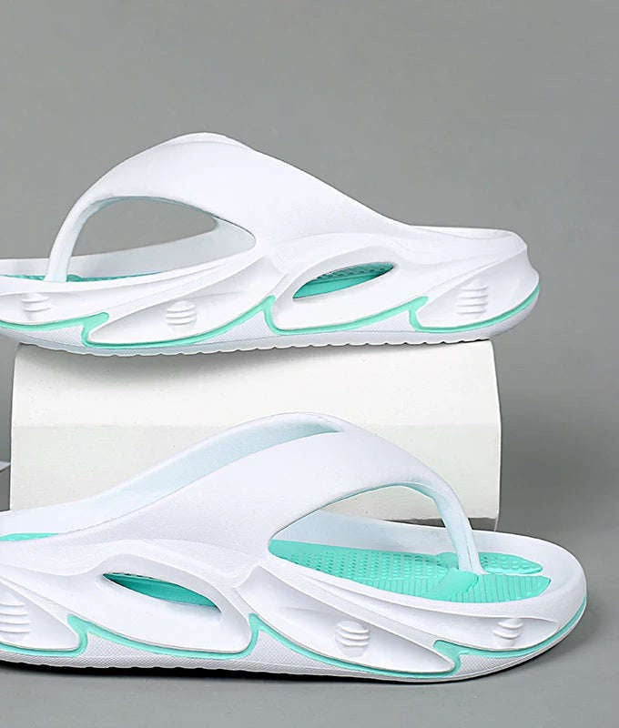Teenslippers van EVA met dikke zool en tweekleurig voetbed met noppen - wit met mint