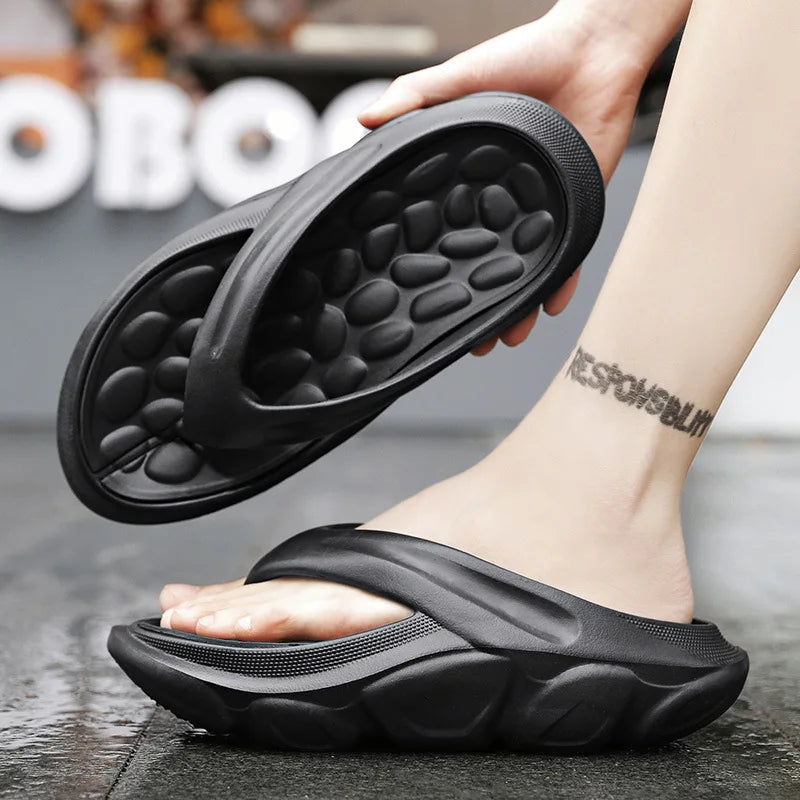 Teenslippers van EVA met dikke zool, voetbed met kiezelvormige noppen en brede band - beeld 2