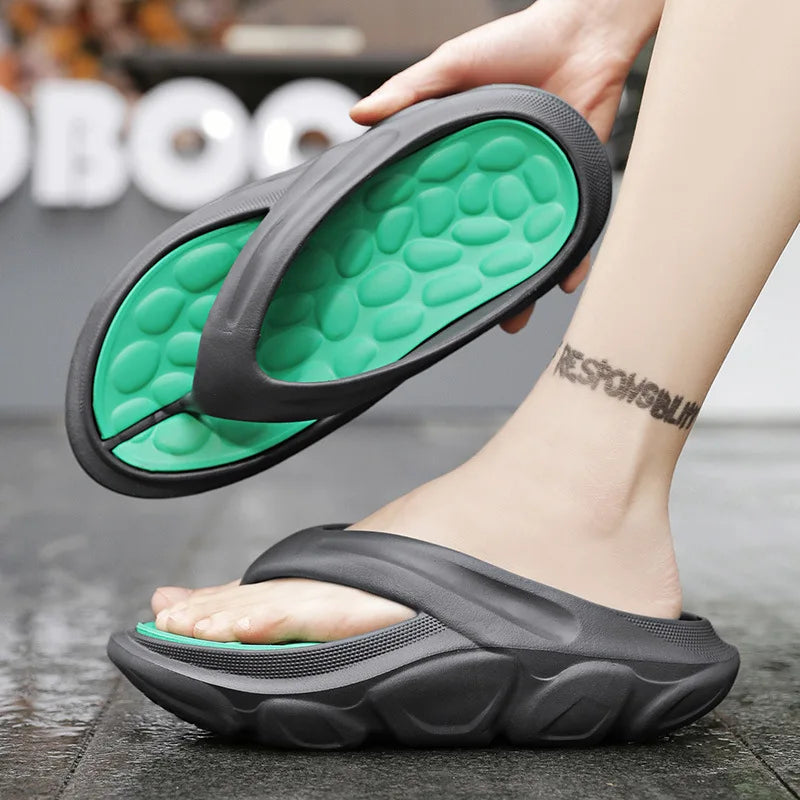 Teenslippers van EVA met dikke zool, voetbed met kiezelvormige noppen en brede band - beeld 5