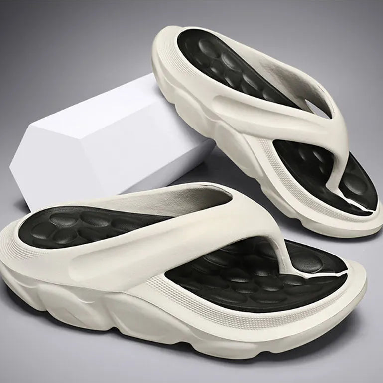 Teenslippers van EVA met dikke zool, voetbed met kiezelvormige noppen en brede band - beeld 6