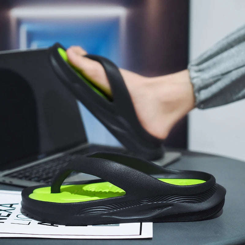Teenslippers voor heren van EVA met dikke zool en noppenvoetbed in contrastkleur - beeld 4