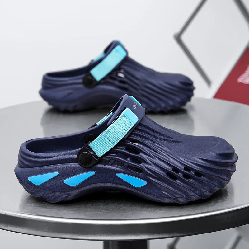 Klompen van EVA met dichte neus, ventilatiegaten, dikke zool en hielband met klittenband - marineblauw