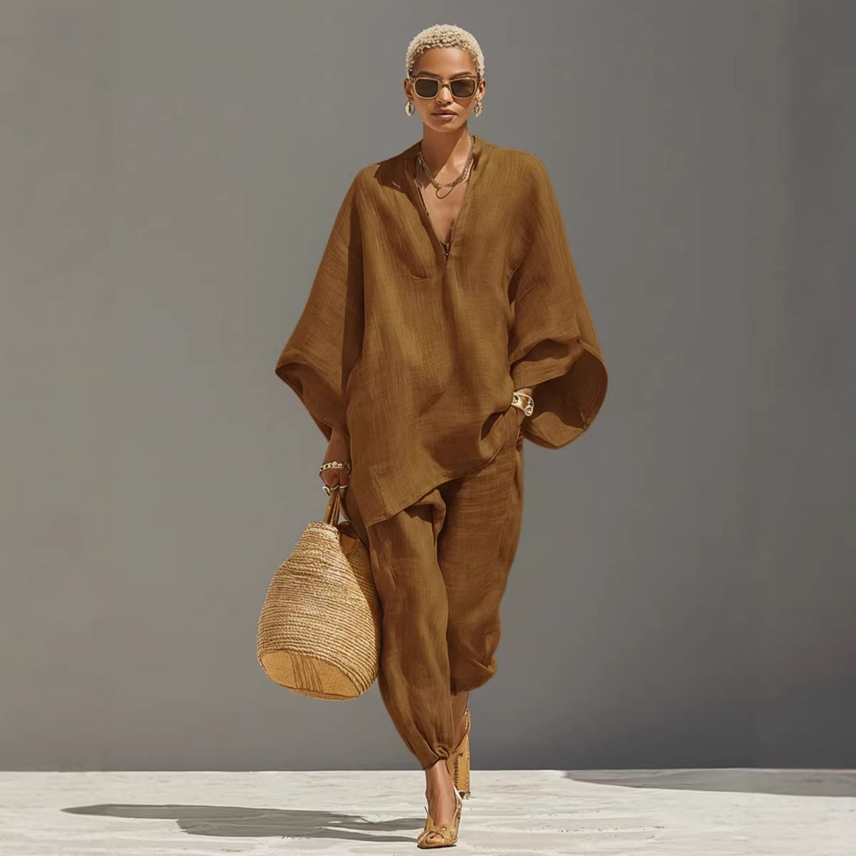 Tweedelige damesset in linnenlook met vleermuismouwen en V-hals - camel
