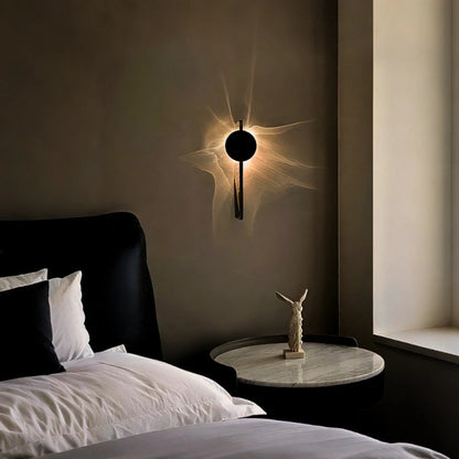 Wandlamp met ronde schijf die een golvend lichtpatroon op de muur werpt - beeld 7