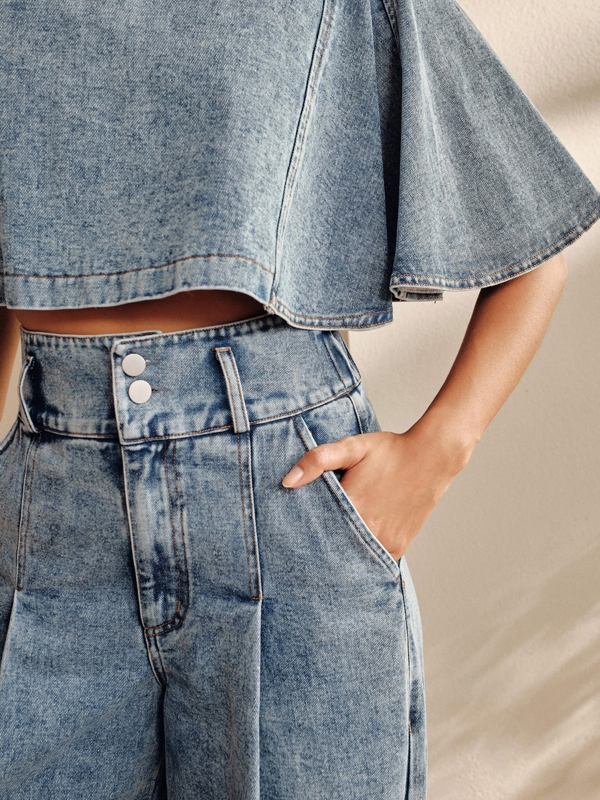 Wijde jeans voor dames met hoge taille, dubbele knoop en naad over de pijp - beeld 4