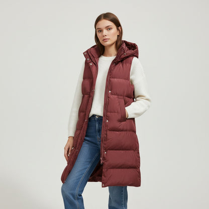 Lange mouwloze damesbodywarmer met gewatteerde capuchon en rits - bordeaux