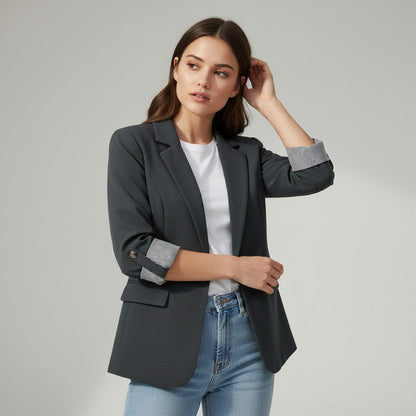 Getailleerde damesblazer met revers en omgeslagen boorden met gestreepte voering