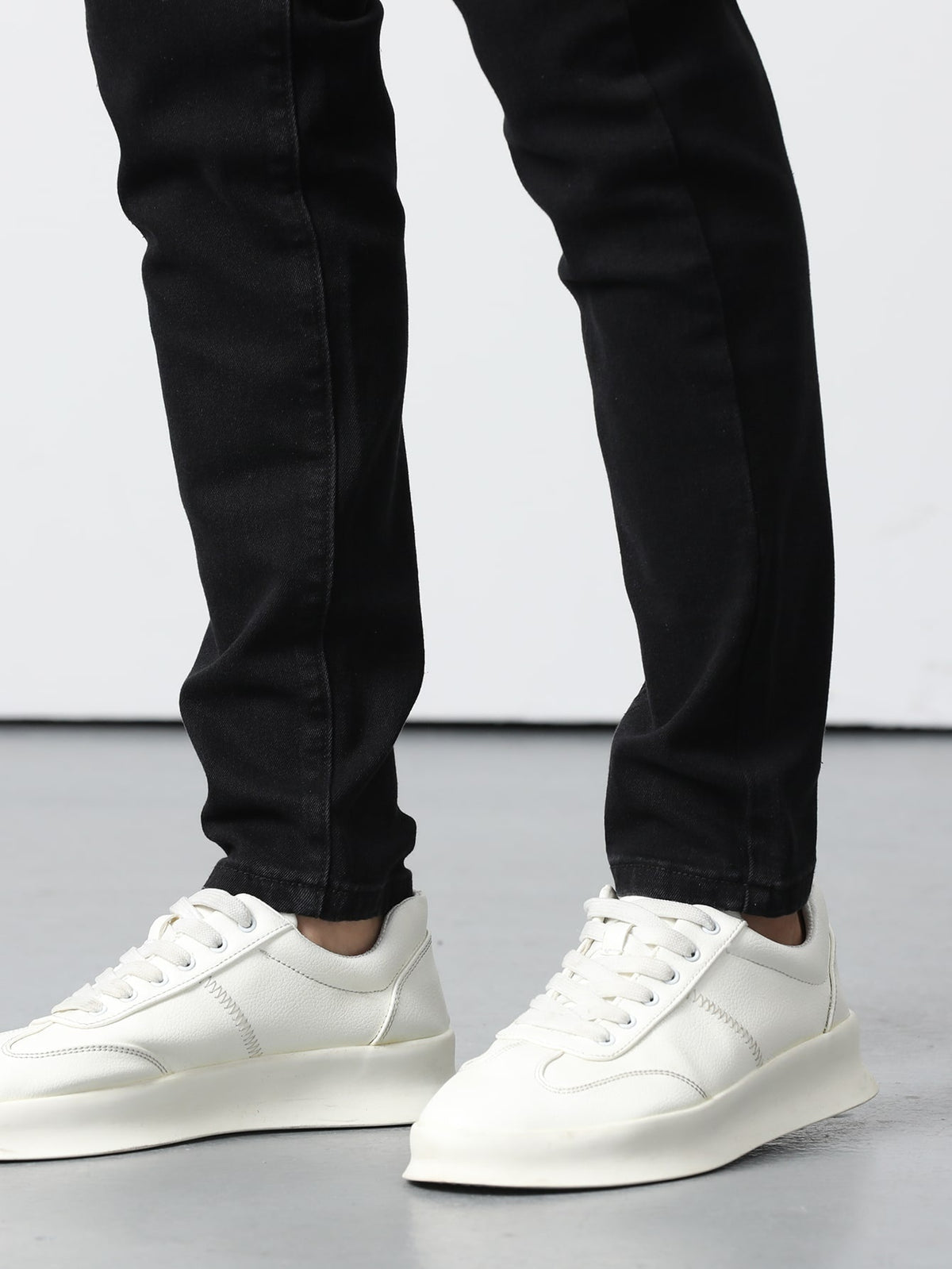Zwarte skinny jeans voor heren met smalle pijp tot aan de enkel en vijf zakken - beeld 5
